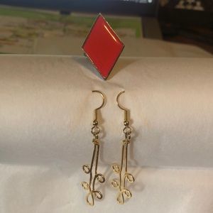 Gold costume drop earrings and vibrant red costume ring 💍
